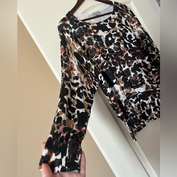 Sale! Joseph A. Long Sleeve Sweater with Oversized Sleeve Women’s Size M - Picture 7 of 15